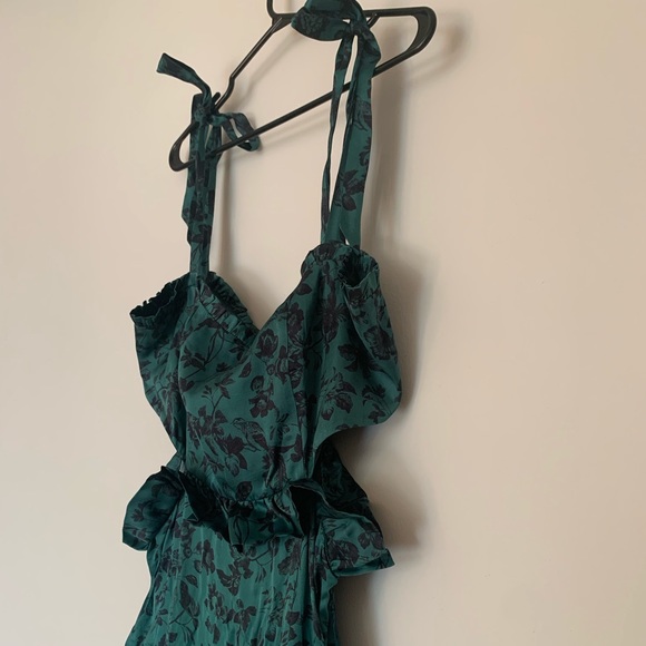 Brand new satin cut out dress - Picture 4 of 7